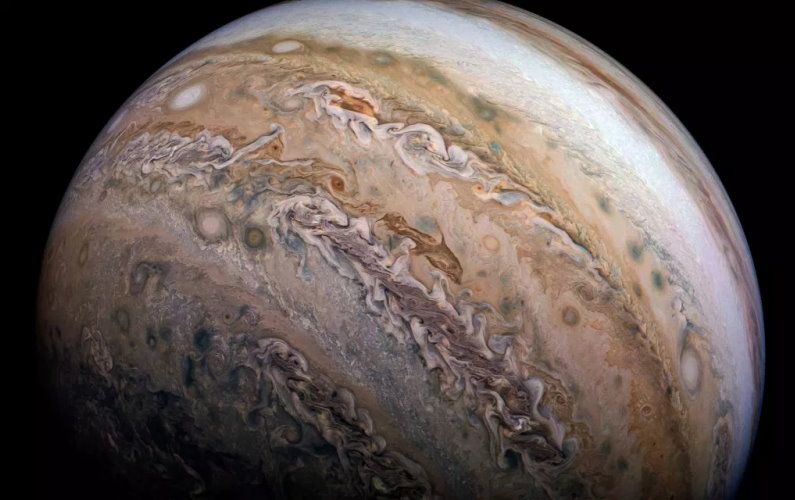 Découverte d'un nouveau satellite de Jupiter par un astronome amateur