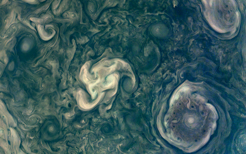 Une plongée dans Jupiter grâce à Juno