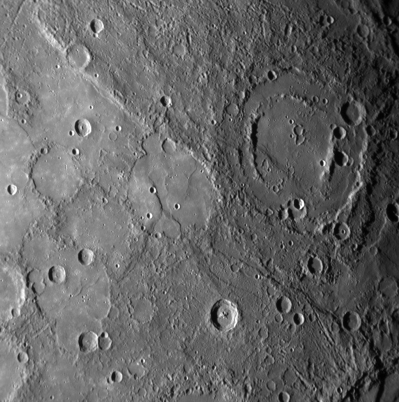 Surface de Mercure vue par Messenger